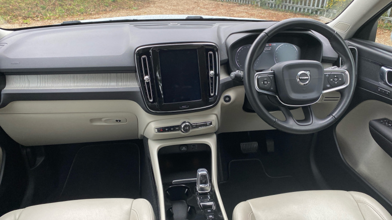 Volvo Xc40 2.0 T4 Inscription 5dr Geartronic Petrol Estate